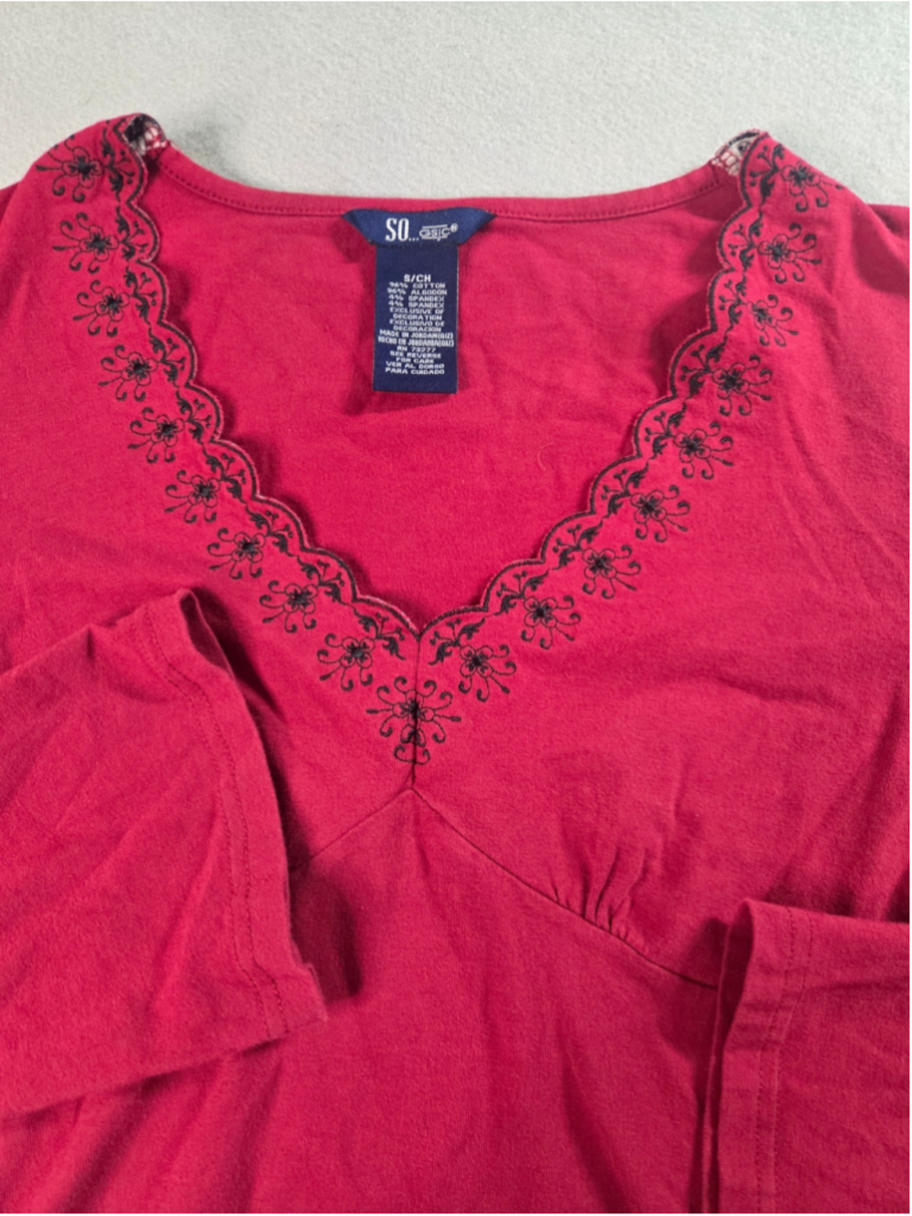 Women's SO Long Sleeve V-Neck Tee Red Black Size M